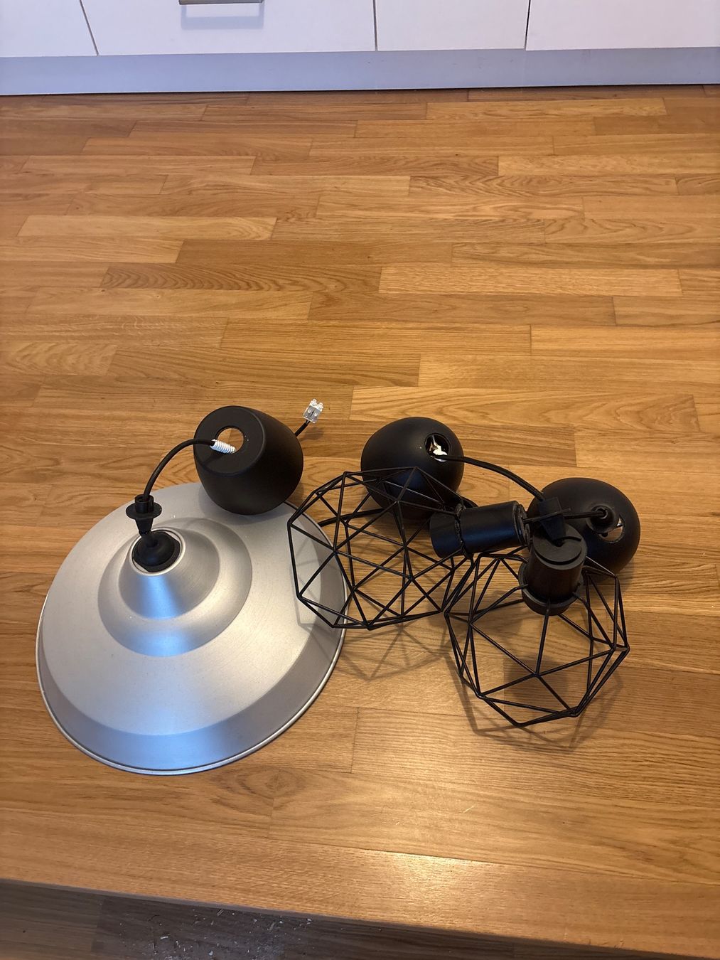 Ikea Lustres & lampes de plafonds: Lot de 3 suspensions lumière – D'occasion à Lausanne par Mbama23 2