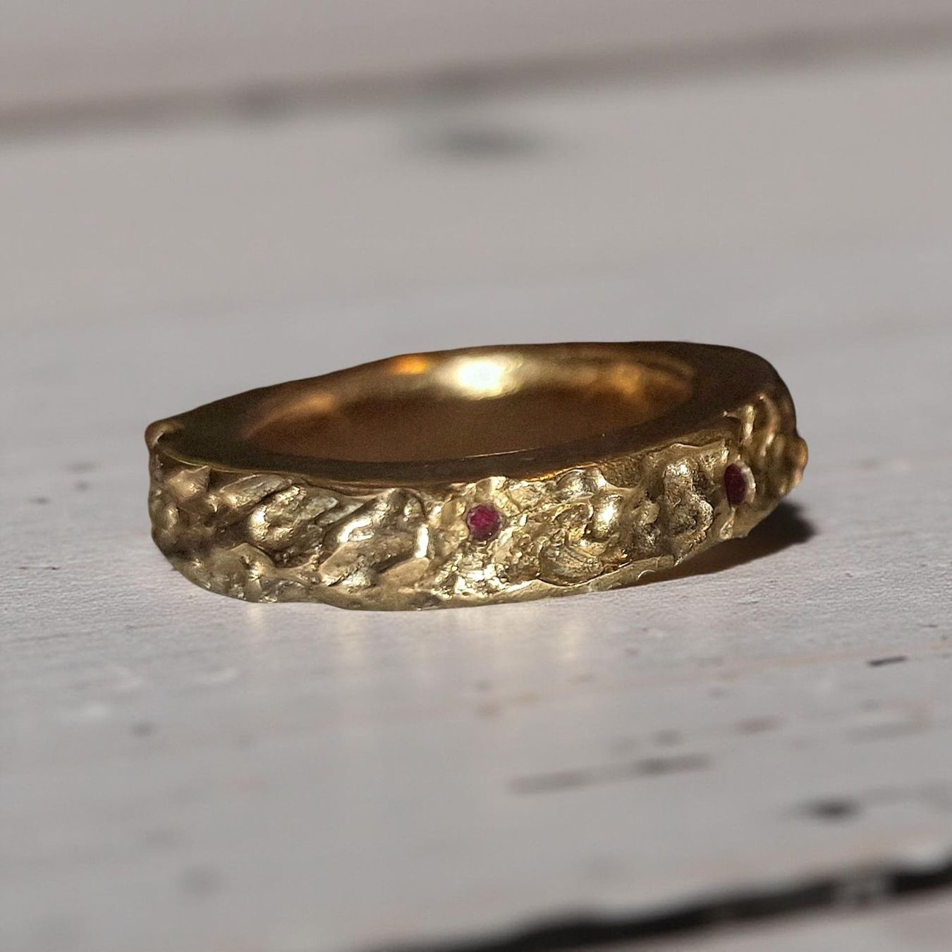 Anelli: Wilder Bronze-Ring, mit sechs Rubinen, Ringgrösse 55 – Nuovo e nell'imballaggio originale da Aarau venduto da Schmuckhoehle_MD 5