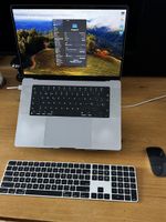 MacBook Pro 16” M2 Max 2023 – 32 GB RAM / 1TB  + Accessories