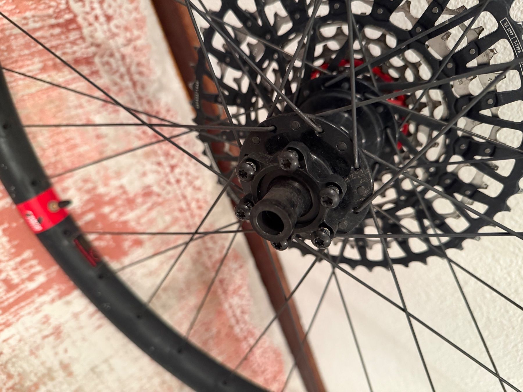 Pneus & Kompletträder: Reserve DH Mullet 29/27.5 i9 Carbon – Gebraucht aus Arosio von Bike-Nature-Velo 5