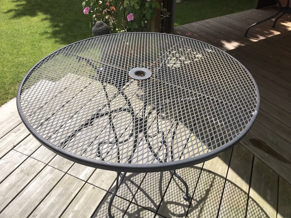 Gartentisch rund aus Eisen Kaufen auf Ricardo