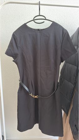 Damen Kleid schwarz kurz mit Gürtel gebraucht