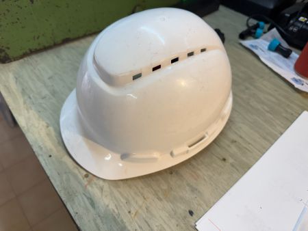 Casque de protection 3M, idéal pour le chantier! État OK *