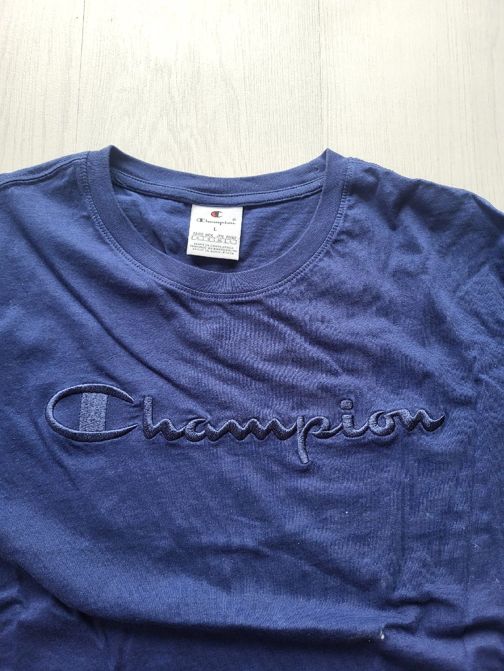 Champion T-Shirts: Champion T-Shirt neuwertig  – Neu (gemäss Beschreibung) aus Bettlach von Dimaf3 1