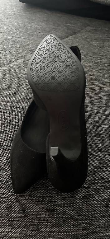 Damenschuhe: pumps – Gebraucht aus Wil SG von smu_l76j 1