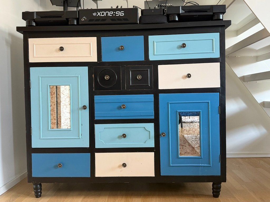 Cassettiere: Vintage Patchwork-Kommode / Shabby-Chic Sideboard – Usato da Zürich venduto da van_jxs5