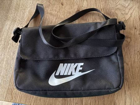 Nike Umhängetasche Schwarz - Top Zustand - Sommer Tasche!