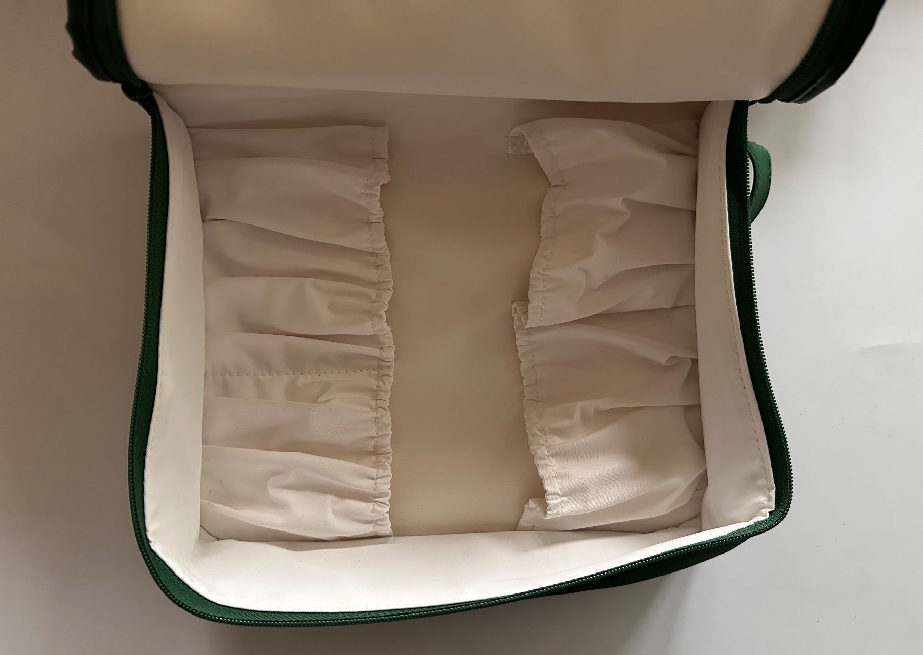 Lacoste Custodie per cosmetici: Trousse de toilette Lacoste – Nuovo (secondo la descrizione) da Bouveret venduto da seb_rjx8 2