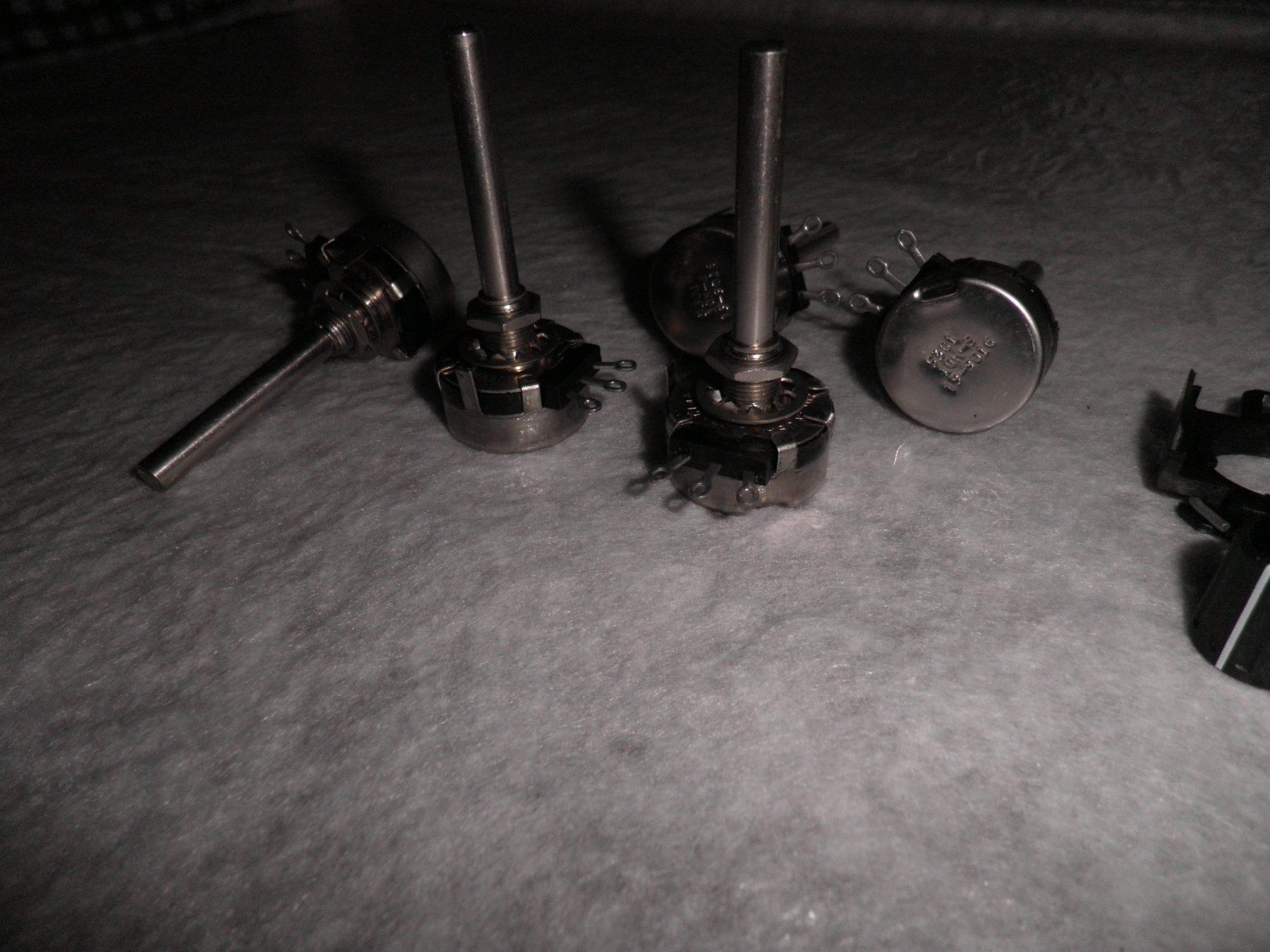 Componenti elettronici: Potentiometer – Nuovo (secondo la descrizione) da Oftringen venduto da shoptwotrade 7