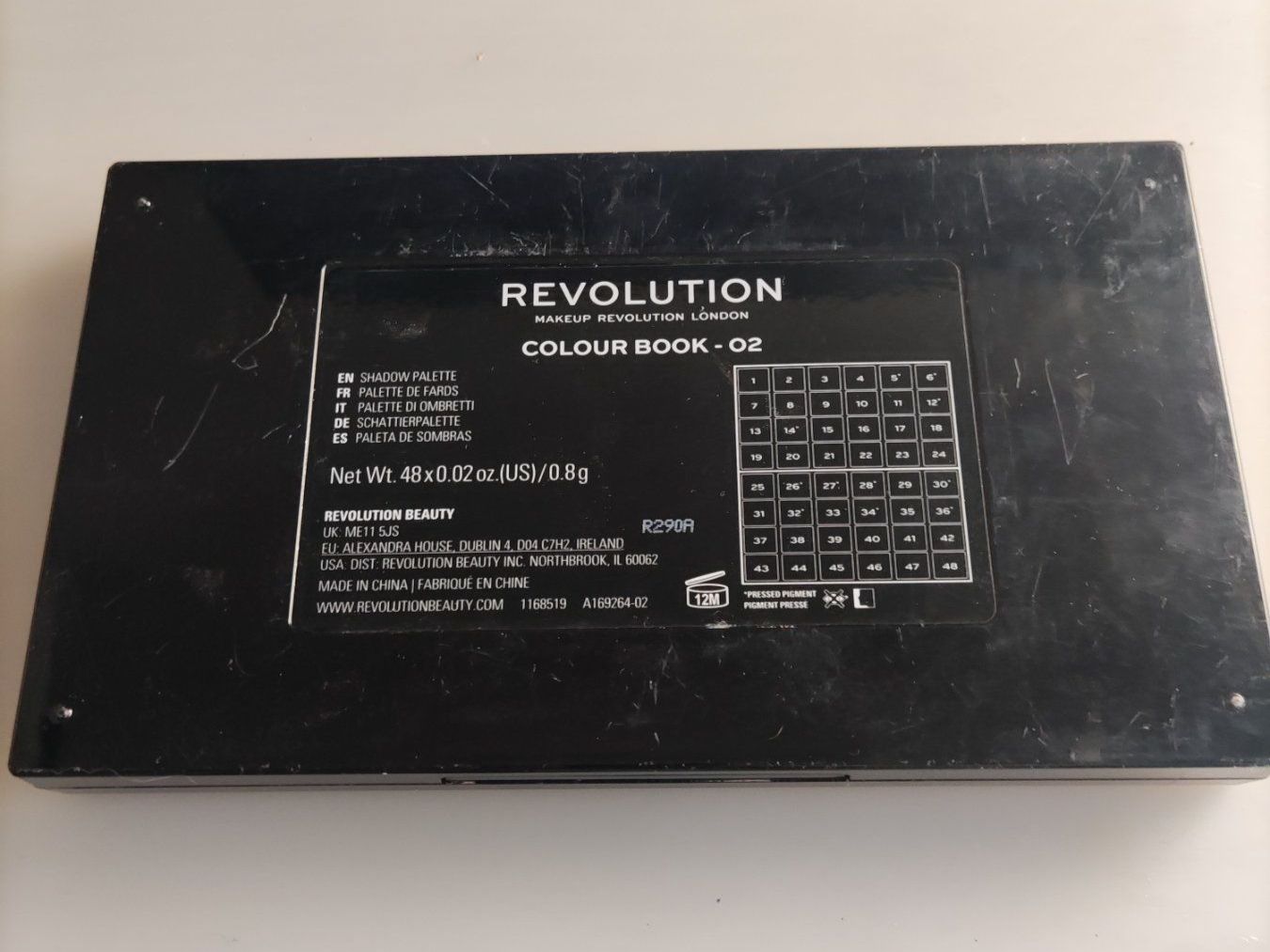 Maquillage: Palette Yeux Revolution Colour Book 02 – D'occasion à Grand-Lancy par Morriganne 1