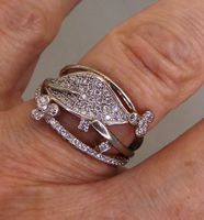 Ring 925 Silber mit synthetischen Steinchen