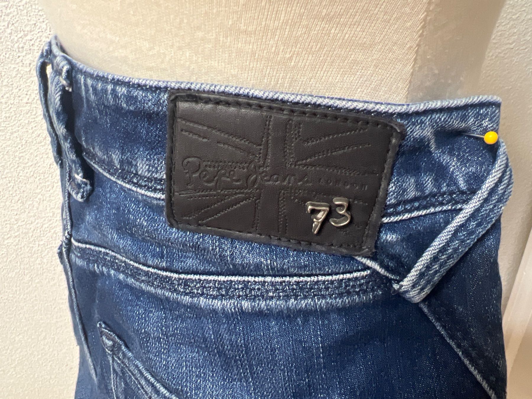 Pepe Jeans Jeans: Lässige Pepe Jeans 27 – Usato da Maienfeld venduto da 8796 4