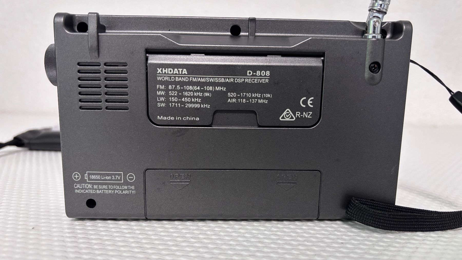 Radiocomunicazione: XHDATA D-808 DSP Weltempfänger mit SSB – Usato da Kefikon ZH venduto da Axilonis 2