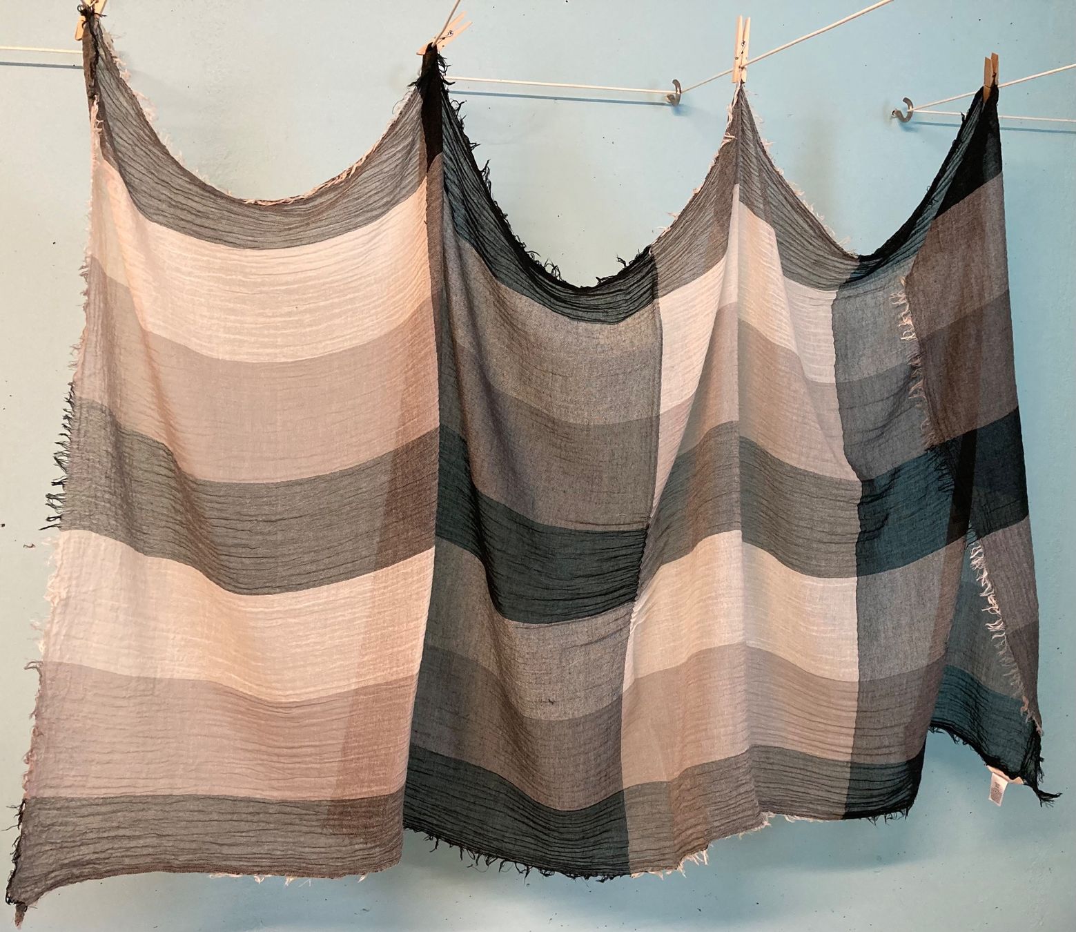 Foulard & Sciarpe: Langer Schal – Usato da Winterthur venduto da wintidizi 1
