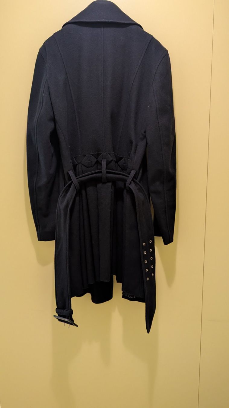 Hugo Boss Mäntel: Hugo BOSS Mantel, schwarz, Grösse EU 38 – Gebraucht aus Rüfenacht BE von mla_jmf8 1