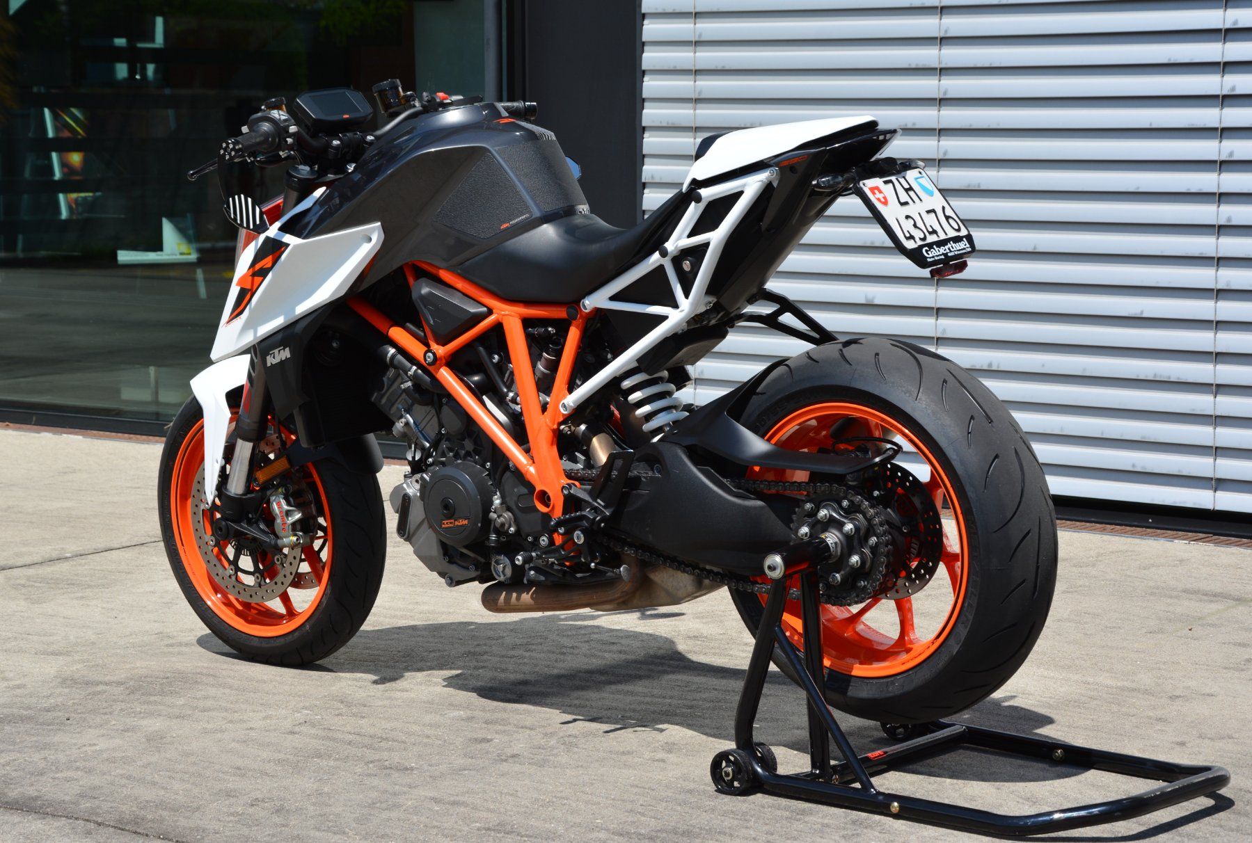 KTM Strasse: KTM 1290 Super Duke R – Gebraucht aus Oberkulm von Curiger-Automobile 3