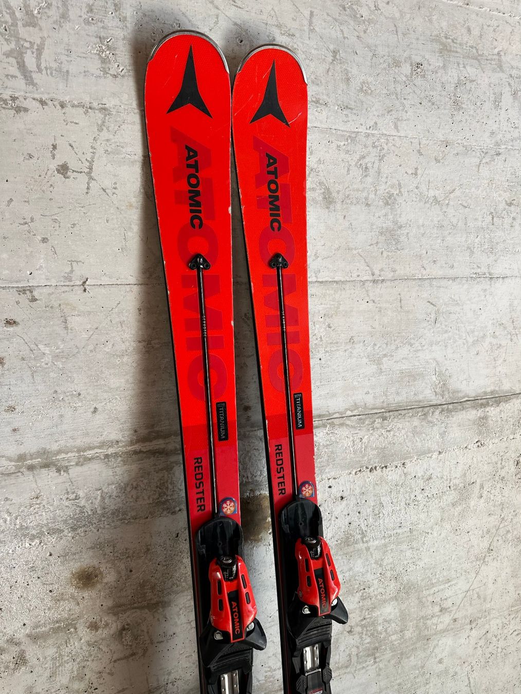 Atomic Skis: Atomic Redster Ski 159CM – Gebraucht aus Emmenbrücke von karkarkar 1