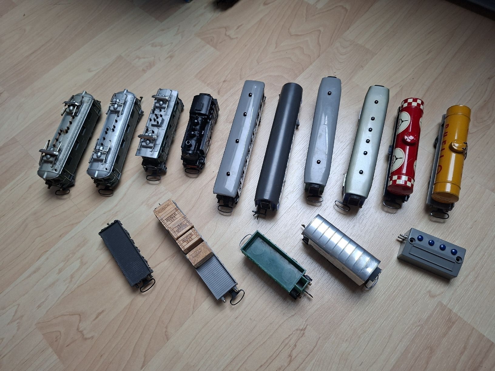WESA Modelleisenbahn Konvolut Loks Wagen SBB EBT Shell AVIA (Gebraucht ...