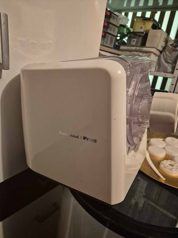Betty Bossi Elettrodomestici da cucina: Betty bossy pastamaker – Usato da Winterthur venduto da Neuesim 1