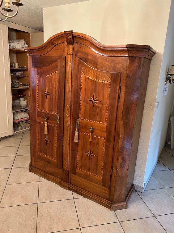 Antike Schrank 1828 ( zwei teilen) Kaufen auf Ricardo