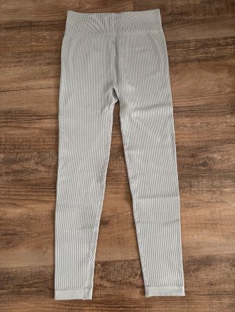 No Name Leggings hellgrau gerippt - Grösse S/M