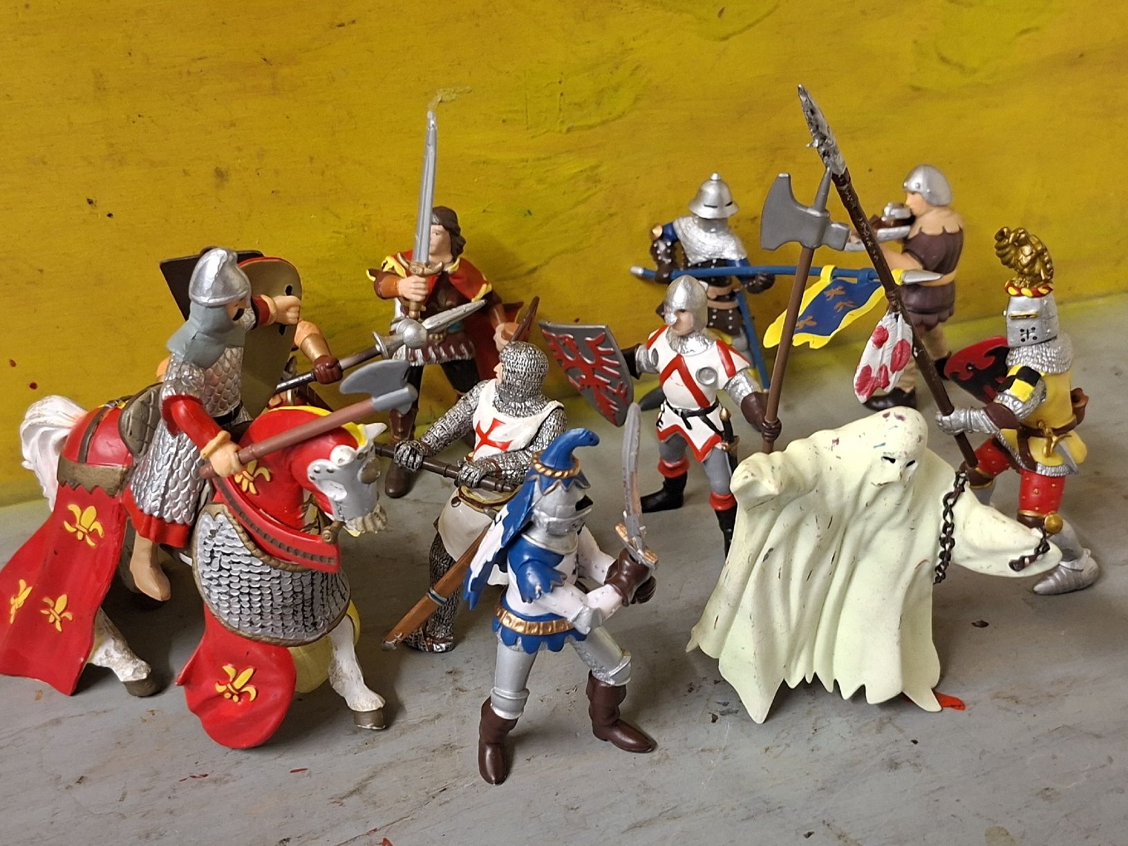 Giocattoli: 10 figurines Papo du Moyen-âge – Usato da Monthey venduto da Jmbois