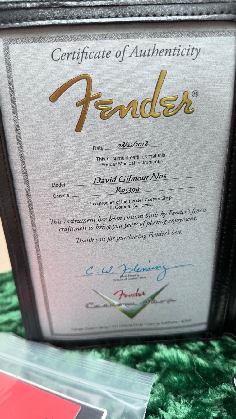 Fender Strumenti musicali: Fender Custom Shop David Gilmour Stratocaster NOS 2018 – Usato da Zürich venduto da raymusic 8