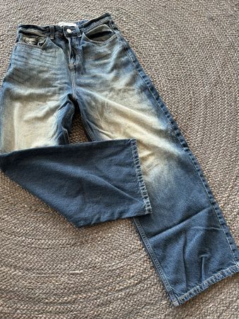 Bershka Jeans, Grösse 34, sehr guter Zustand, Top Herbst