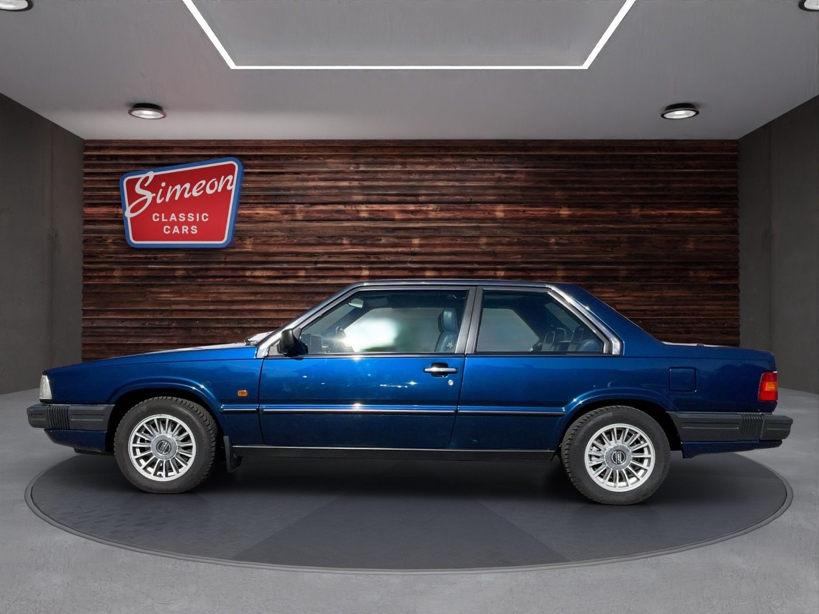Volvo Automobili: VOLVO 780 Bertone - ab MFK! – Usato da Au SG venduto da Simeon-Cars 1
