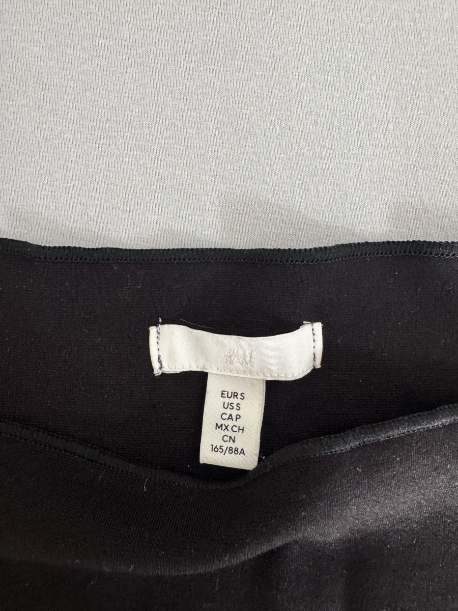 Lotti di vestiti: 6 x bauchfreie Damenshirts – Usato da Hausen am Albis venduto da Tuchen83 3