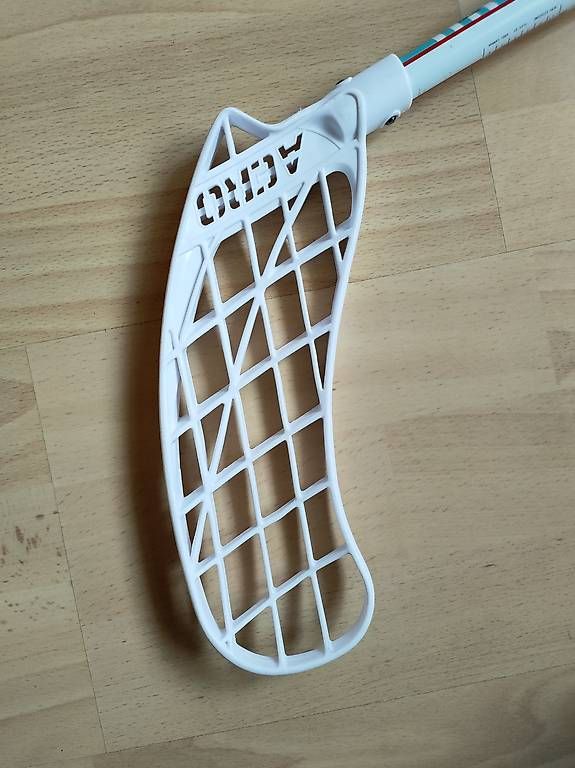 Unihockey: Salming Stock, Flex 27, Kickzone – Usato da Haslen AI venduto da Merida33 4