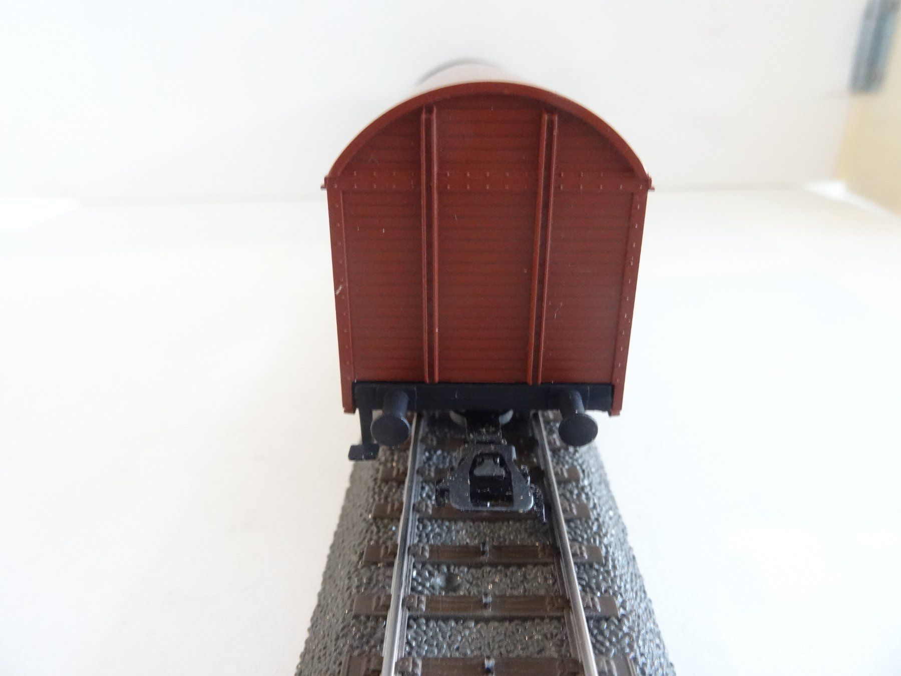Märklin Modellini di ferrovie: Märklin H0 2 geschlossene Güterwagen – Nuovo (secondo la descrizione) da Hochdorf venduto da Teger02 4