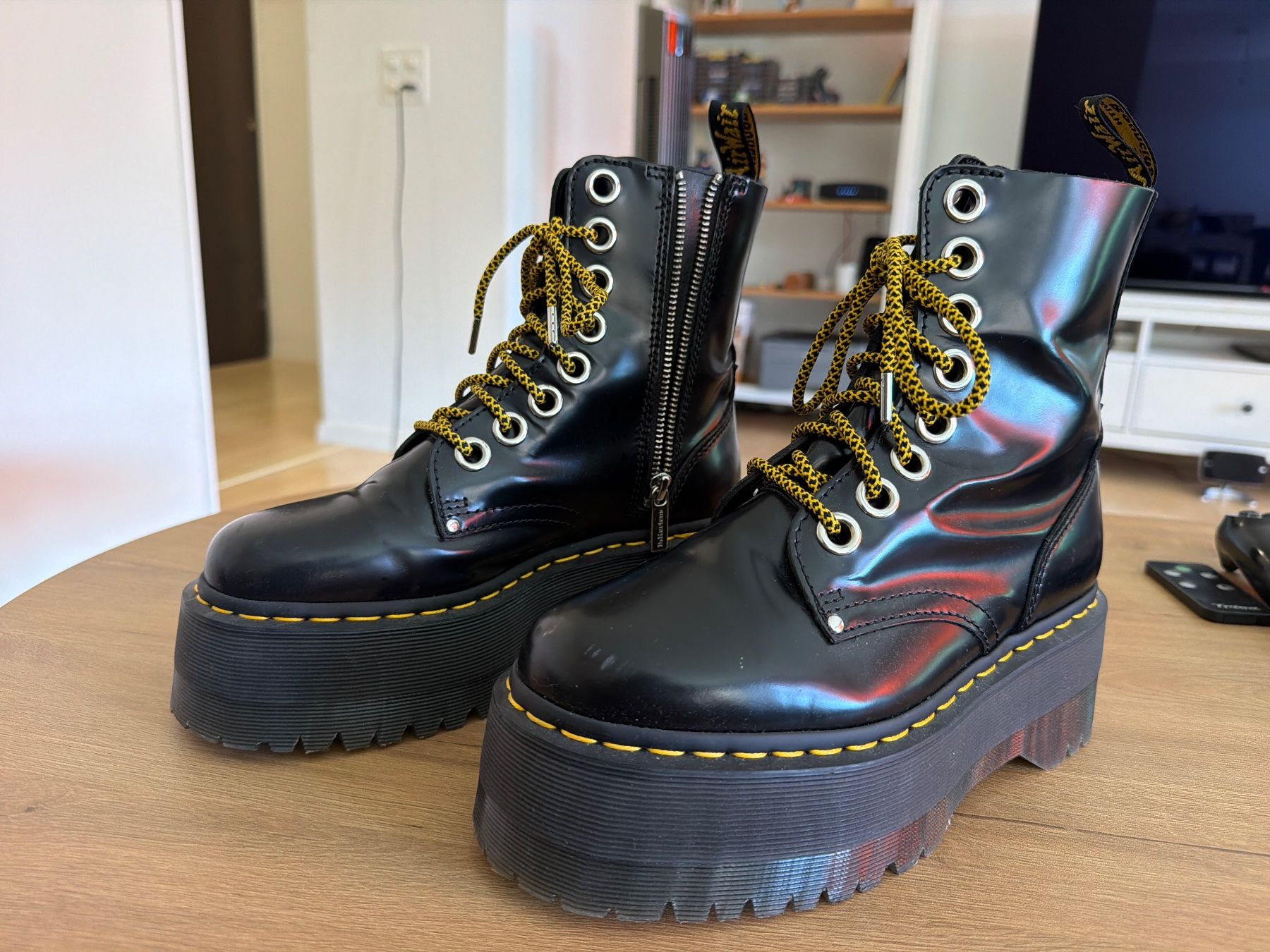 Dr. Martens Scarpe da uomo: Dr martens mit platform grosse 38 – Nuovo (secondo la descrizione) da Steinhausen venduto da n_b_p8vs 1
