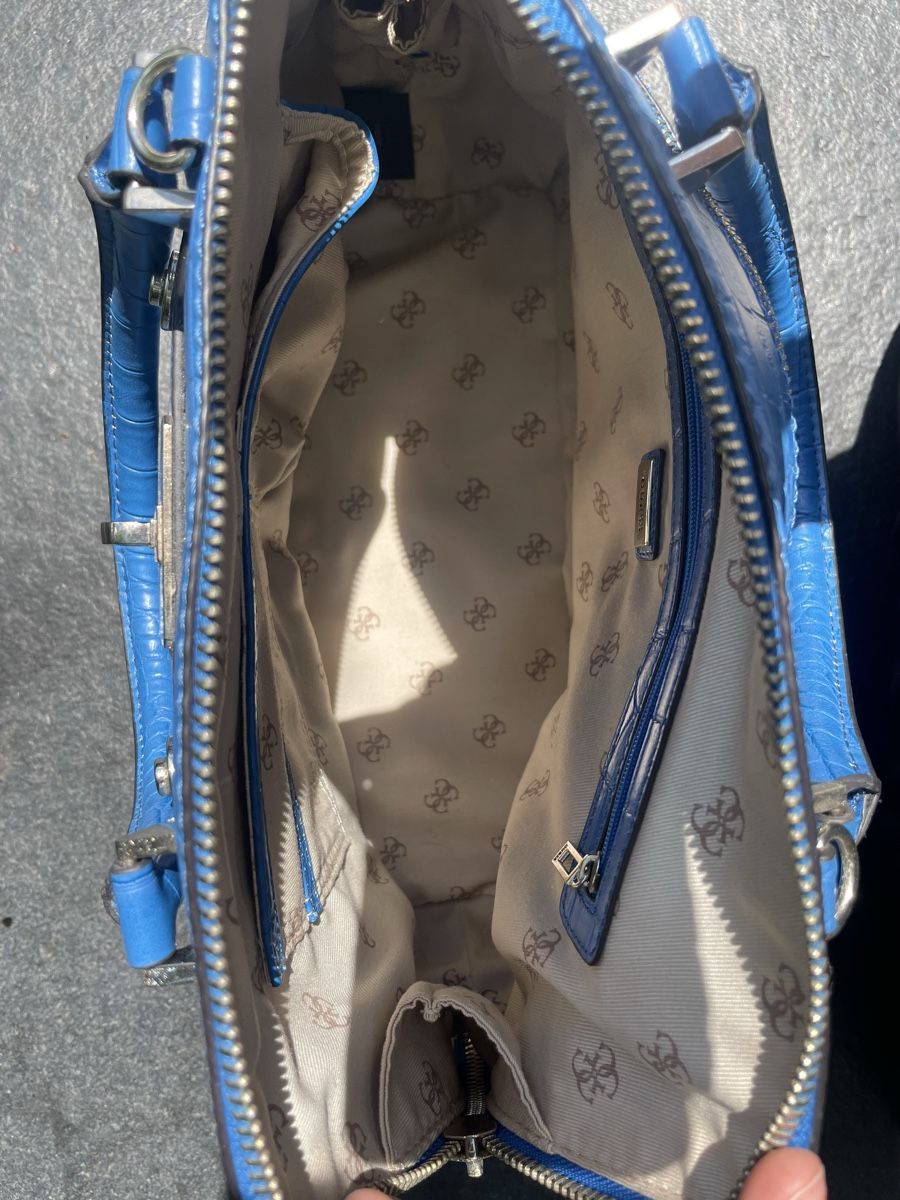Guess Sacs femmes: Guess Handtasche – Neuf (Voir description) à Weisslingen par lia_g2jk 2