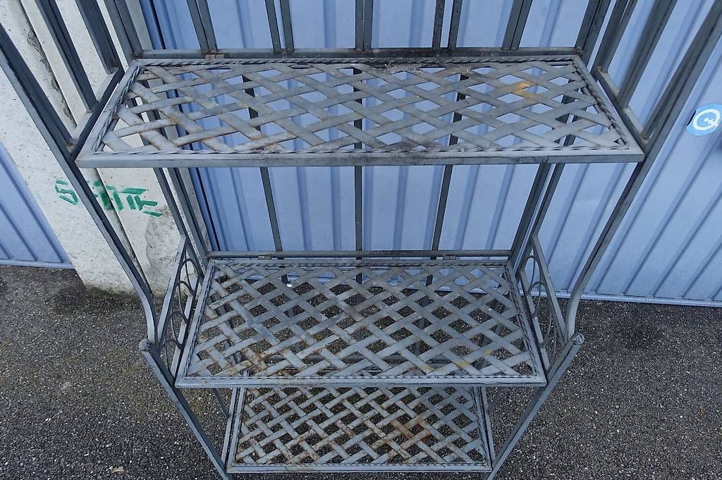 Scaffali: Blumengestell aus Metall – Usato da Belp venduto da Mazarron58 2