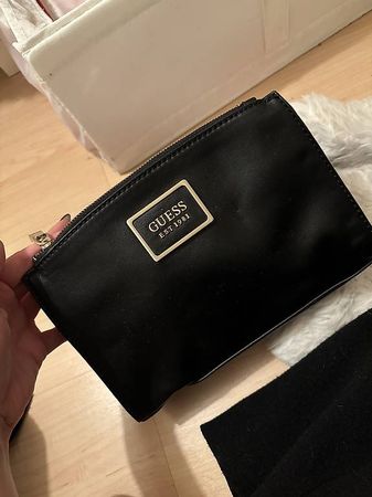Guess Umhängetasche schwarz
