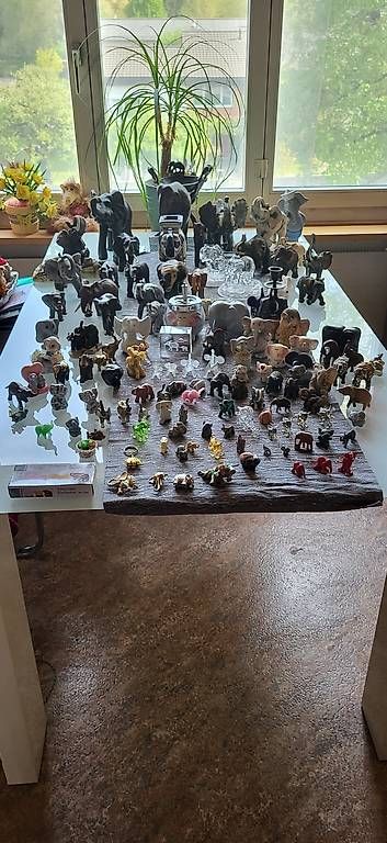 Statuette: Elefantensammlung, ca. 80 Stk,  verschiedene Materialien  – Usato da Laupen BE venduto da Ursulam3635