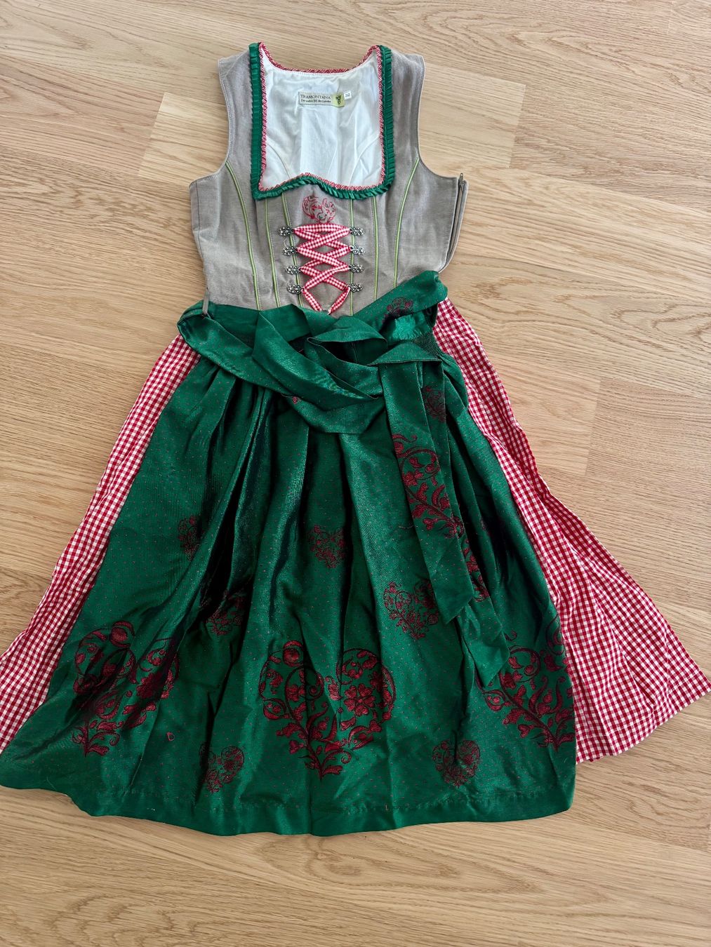 Kleider: Original Münchner DIRNDL, Grösse 32 – Gebraucht aus Herrliberg von kat_q7sj 9
