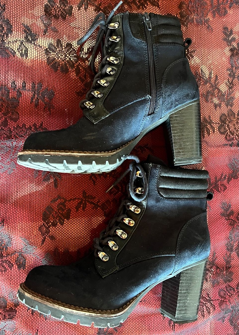 Damenschuhe: Bottines en daim, à lacets, bleu marine, taille 38 – Gebraucht aus Chézard-St-Martin von Cheyenne_75 1