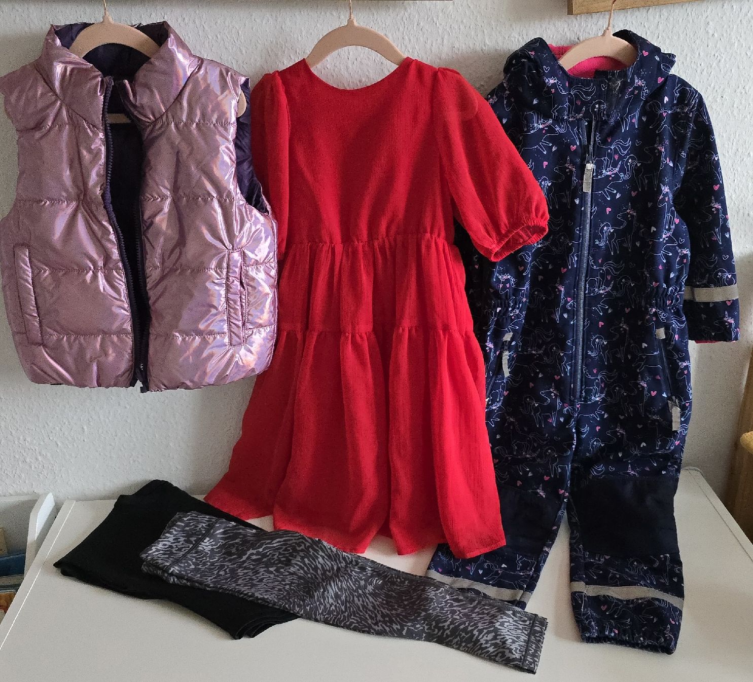 Lotti & Set di vestiti: Kleiderpaket Grösse 104 – Usato da Buchberg venduto da MaddieF