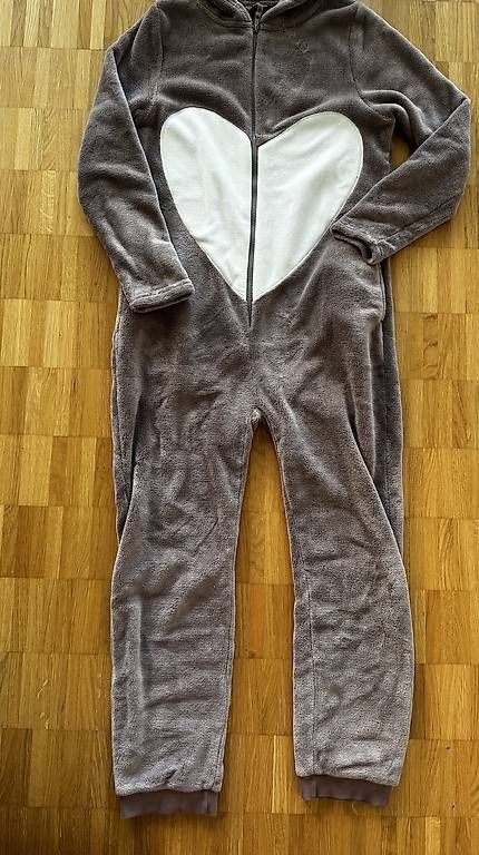 Jumpsuits: Kuh-Overall mit Kapuze Gr. 36 – D'occasion à Basel par R__Mueller 3
