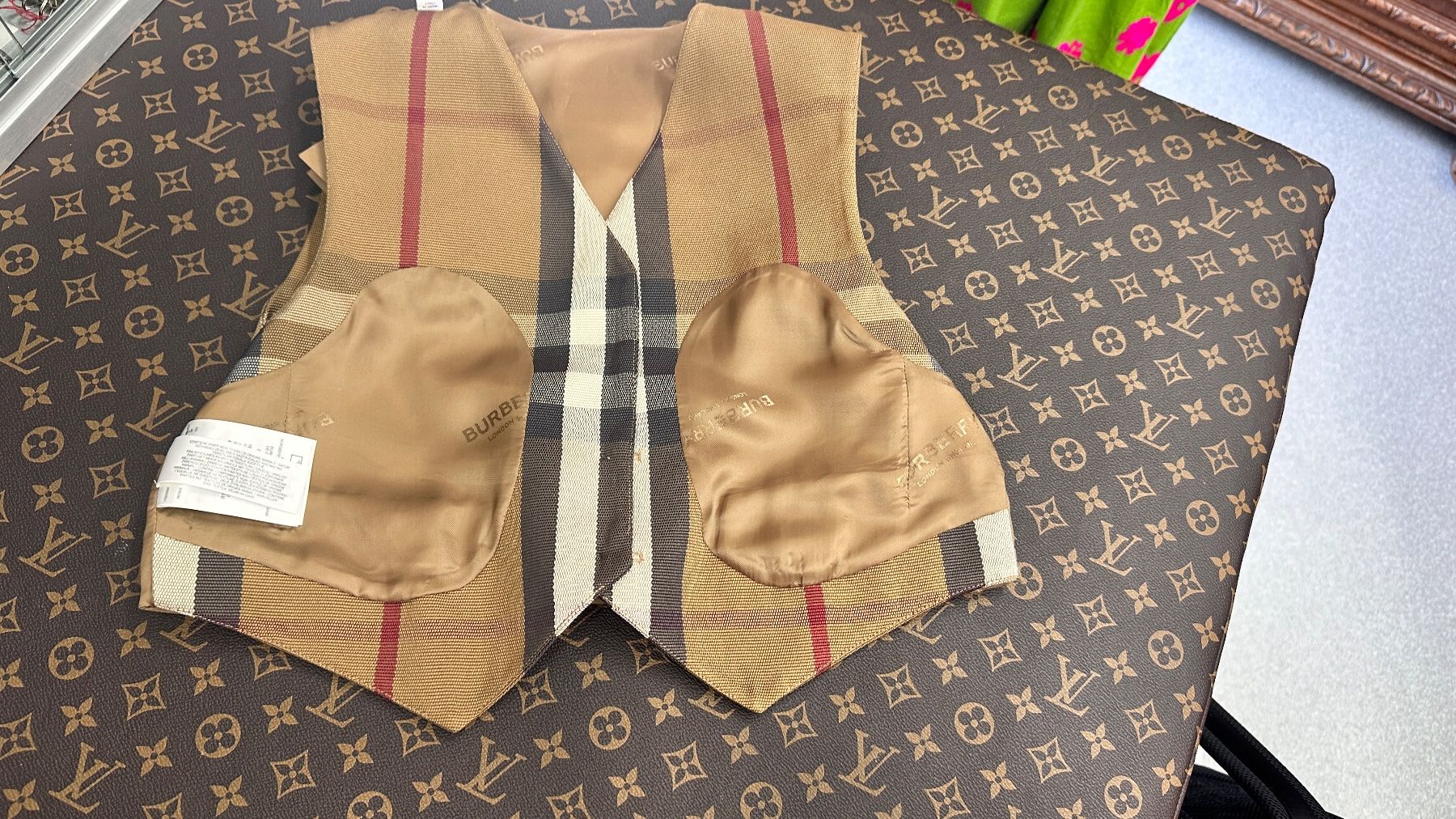 Burberry Gilet & Giacche: Burberry Veste – Nuovo e nell'imballaggio originale da Lachen SZ venduto da HelvetiaLuxury 2