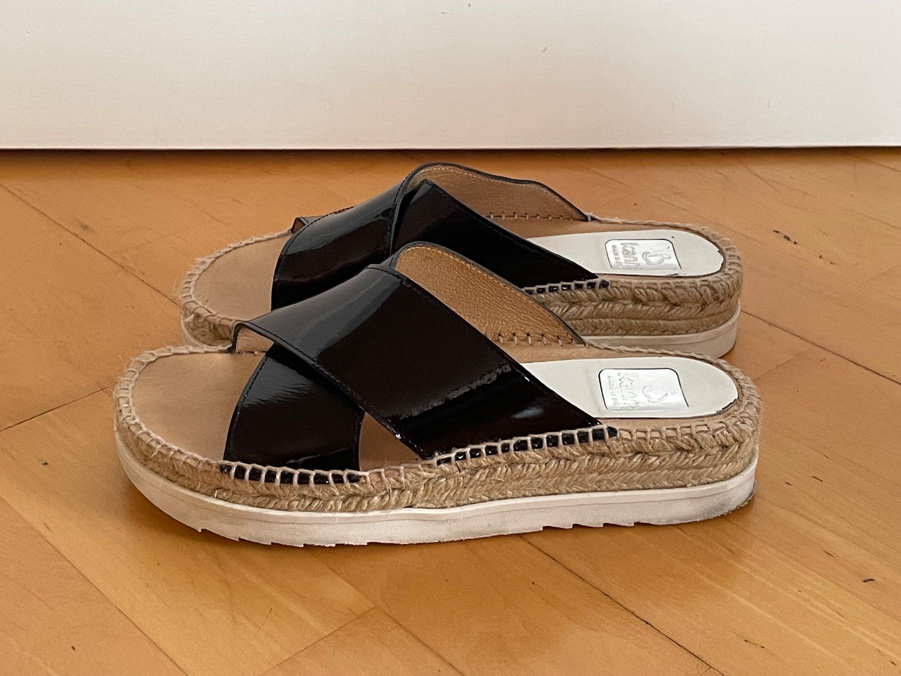 Damenschuhe: Slipper / Sandale, Leder, 39, schwarz – Gebraucht aus Wattwil von diamant1 1