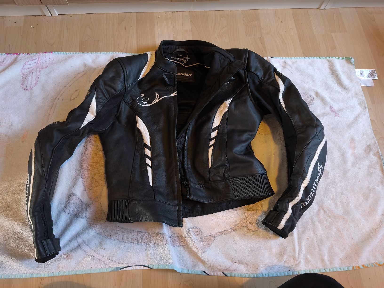 Completi & Tailleur: Motorradkombi – Usato da Subingen venduto da MZubi 3