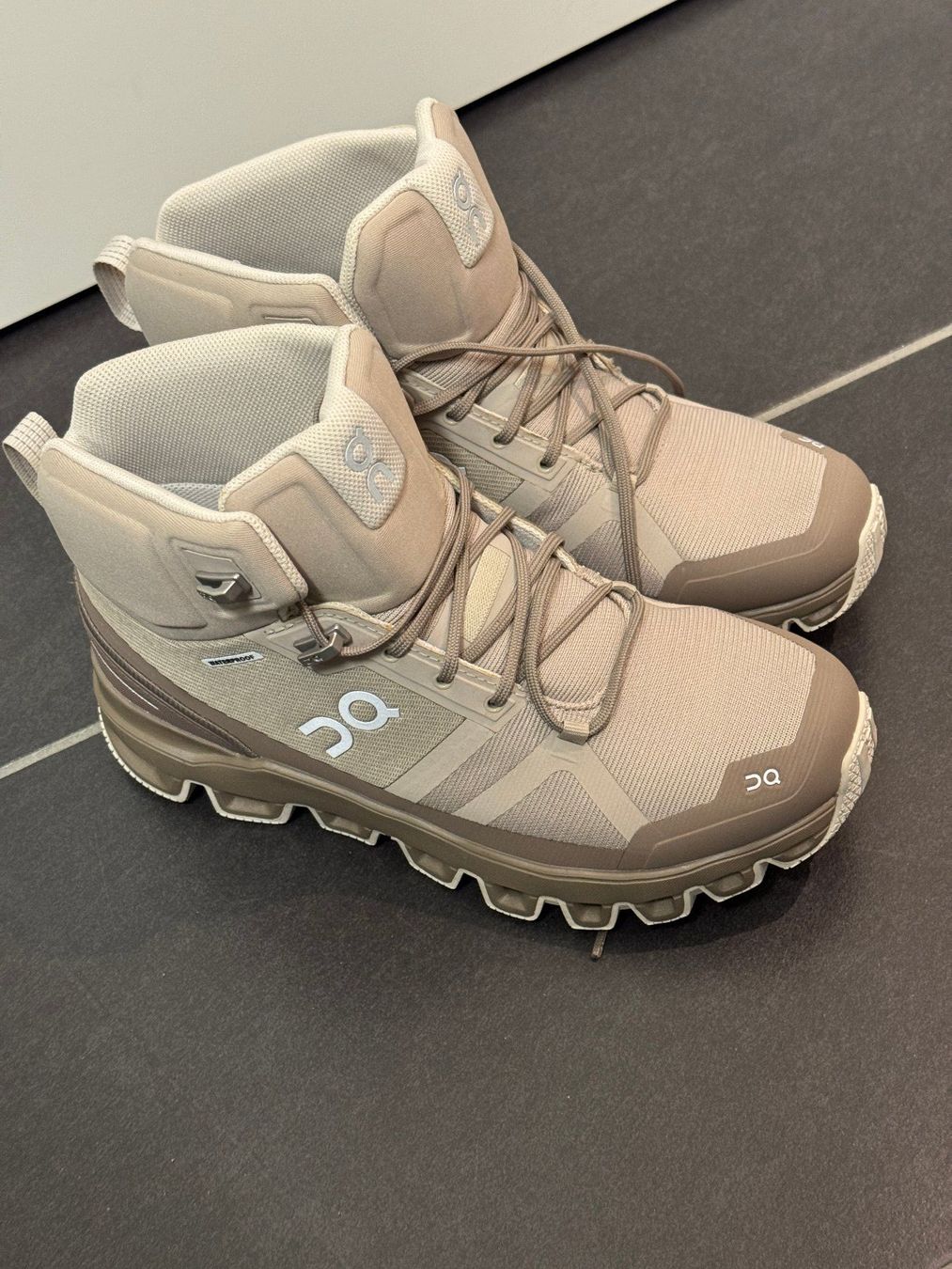 On Scarpe da uomo: On Wanderschuhe Grösse 38.5 – Nuovo (secondo la descrizione) da Würenlos venduto da CaSteSeNievis