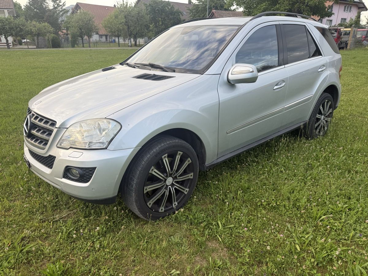 Mercedes-Benz Automobili: Mercedes ML 500 – Usato da Niederbipp venduto da baggerch 6