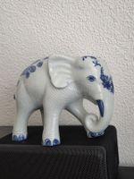 Vintage Porzellan Elefant Blau-Weiss – Florales Dekor