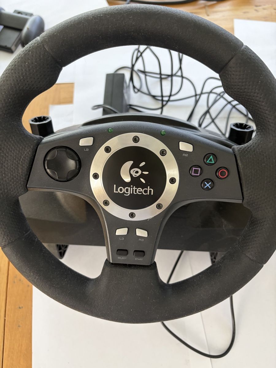 Logitech Controller: Volant et pédalierLogitec – Usato da Echallens venduto da JAR69 1