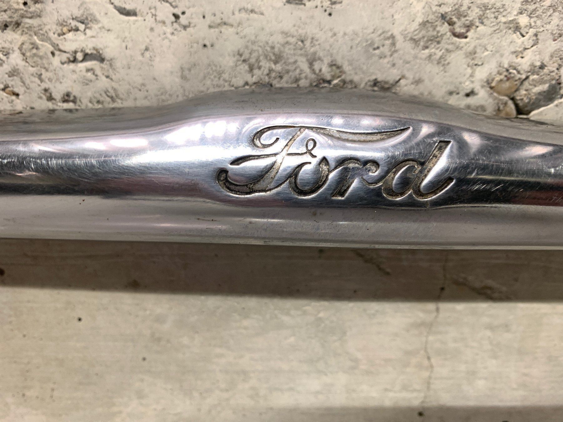 Ford Tutti pezzi di ricambio auto: Oldtimer Ford Grill Guard by Lincoln, Miller Garagentafel – Usato da Ottikon venduto da Hogdog 5