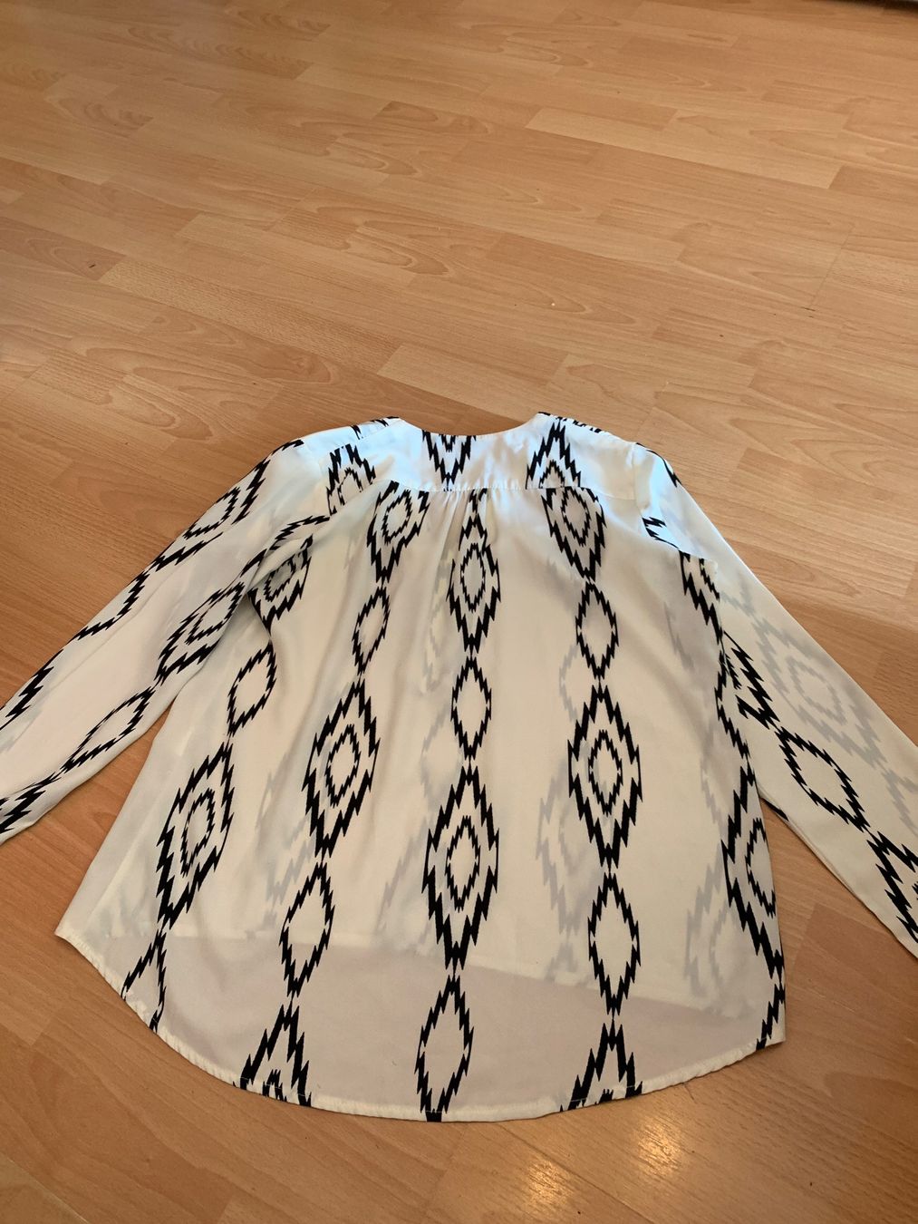 Blusen: Jolie blouse Scarlet Roos 2 taille 40 – Gebraucht aus MEYRIN von Gwendo10 1